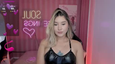 Snapshot of emma1_b_ chatting on 17, 9, 2025 Emma online show from 17, 9, 2025