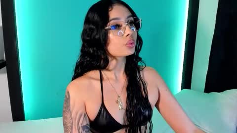 Snapshot of emma_ah chatting on 5, 3, 2026 emma_ah online show from 5, 3, 2026