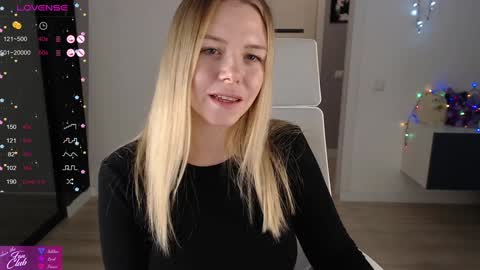 Snapshot of emma_bryan chatting on 11, 12, 2024 Emma online show from 11, 12, 2024