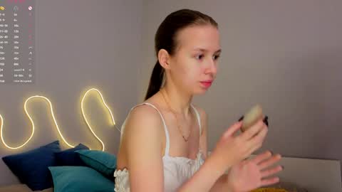 Snapshot of emma_clon chatting on 21, 4, 2026 Emma online show from 21, 4, 2026