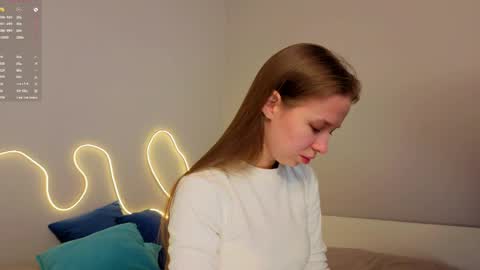 Snapshot of emma_clon chatting on 2, 5, 2026 Emma online show from 2, 5, 2026