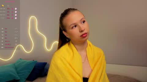 Snapshot of emma_clon chatting on 16, 5, 2026 Emma online show from 16, 5, 2026