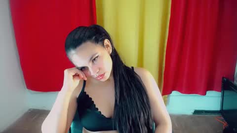 Snapshot of emma_diva chatting on 19, 1, 2025 emma online show from 19, 1, 2025