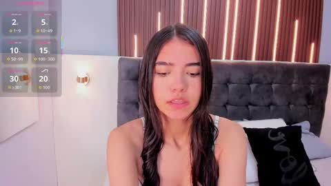 Snapshot of emma_doll7 chatting on 14, 12, 2025 E online show from 14, 12, 2025