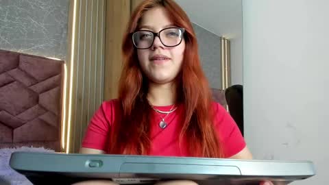 Snapshot of emma_ford1 chatting on 2, 2, 2025 Emma online show from 2, 2, 2025