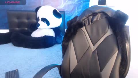 Snapshot of emma_ford1 chatting on 4, 2, 2025 Emma online show from 4, 2, 2025