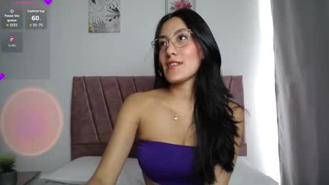 Snapshot of emma_glowof chatting on 17, 11, 2025 Emma Glow online show from 17, 11, 2025