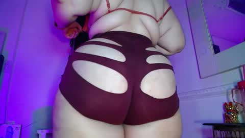 Snapshot of emma_hoot1 chatting on 6, 11, 2025 emma online show from 6, 11, 2025