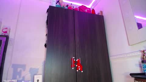 Snapshot of emma_hoot1 chatting on 19, 11, 2025 emma online show from 19, 11, 2025