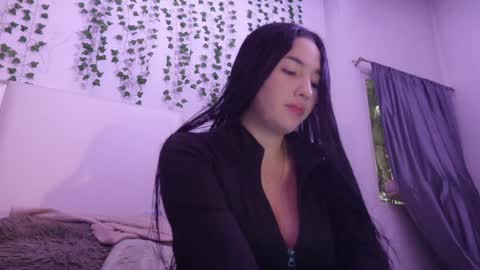 emma_johnson_ online show from 3, 11, 2025