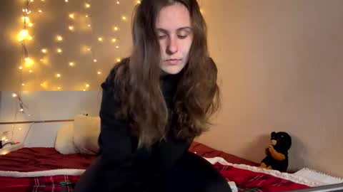 Snapshot of emma_just chatting on 16, 12, 2024 emma_just online show from 16, 12, 2024