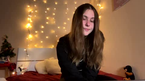 Snapshot of emma_just chatting on 16, 12, 2024 emma_just online show from 16, 12, 2024