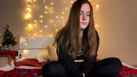 Snapshot of emma_just chatting on 17, 12, 2024 emma_just online show from 17, 12, 2024
