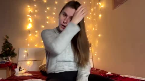 Snapshot of emma_just chatting on 18, 12, 2024 emma_just online show from 18, 12, 2024