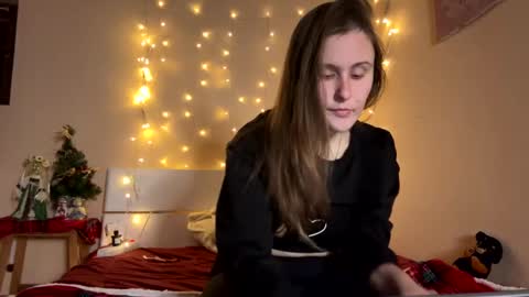 Snapshot of emma_just chatting on 21, 12, 2024 emma_just online show from 21, 12, 2024