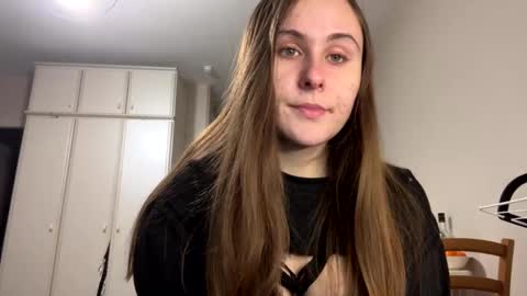 Snapshot of emma_just chatting on 27, 12, 2024 emma_just online show from 27, 12, 2024