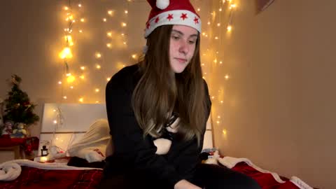Snapshot of emma_just chatting on 30, 12, 2024 emma_just online show from 30, 12, 2024
