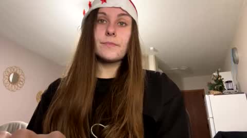 Snapshot of emma_just chatting on 3, 1, 2025 emma_just online show from 3, 1, 2025