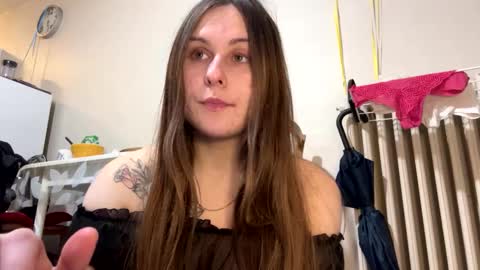 Snapshot of emma_just chatting on 5, 2, 2025 emma_just online show from 5, 2, 2025