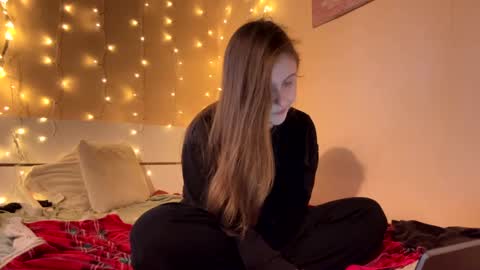Snapshot of emma_just chatting on 28, 2, 2025 emma_just online show from 28, 2, 2025