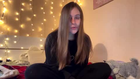 Snapshot of emma_just chatting on 1, 3, 2025 emma_just online show from 1, 3, 2025