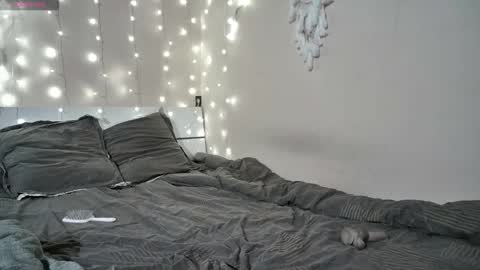 emma_just online show from 25, 9, 2025