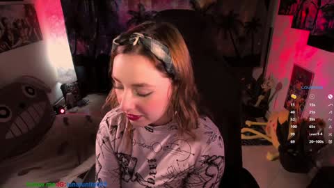 Snapshot of emma_luna059 chatting on 23, 1, 2025 LUNA online show from 23, 1, 2025