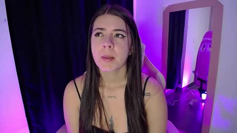 Snapshot of emma_naa chatting on 7, 11, 2025 Emma online show from 7, 11, 2025