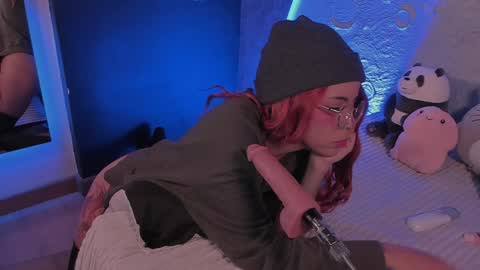     online show from 28, 1, 2025