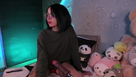     online show from 18, 2, 2025