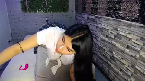 emma_petit07 online show from 19, 12, 2025