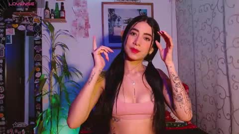 Snapshot of emma_pole_88 chatting on 16, 12, 2024 Sara Luna online show from 16, 12, 2024