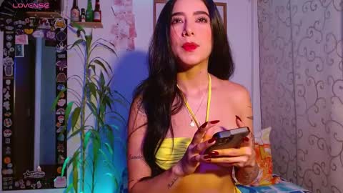 Snapshot of emma_pole_88 chatting on 1, 1, 2025 Sara Luna online show from 1, 1, 2025