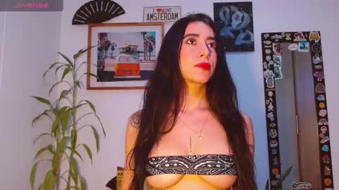 Snapshot of emma_pole_88 chatting on 25, 2, 2025 Sara Luna online show from 25, 2, 2025