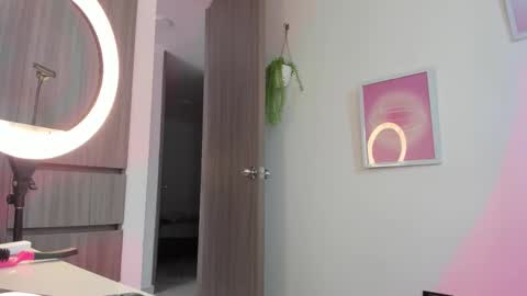 Snapshot of emma_rinaldi_ chatting on 7, 1, 2026 Emma online show from 7, 1, 2026