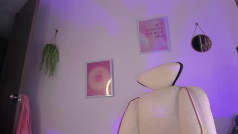 Snapshot of emma_rinaldi_ chatting on 9, 1, 2026 Emma online show from 9, 1, 2026