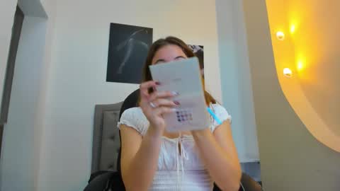 Snapshot of emma_rousz chatting on 17, 9, 2025 emma online show from 17, 9, 2025