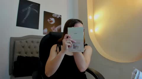 Snapshot of emma_rousz chatting on 23, 9, 2025 emma online show from 23, 9, 2025