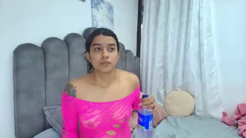 emma_saenz01 online show from 19, 1, 2026