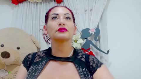 emma_saenzz online show from 19, 1, 2026