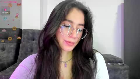 Snapshot of emma_sandovaal chatting on 1, 3, 2025 Emma online show from 1, 3, 2025