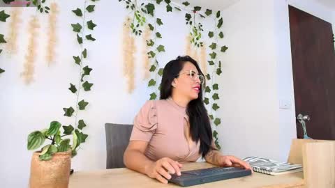Emma Sanz online show from 2, 5, 2026