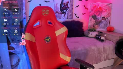 Snapshot of emma_soffia_ chatting on 28, 10, 2025 EMMA online show from 28, 10, 2025