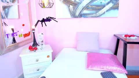 Emma  online show from 16, 10, 2025