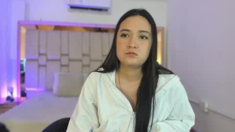 Emma online show from 8, 11, 2025