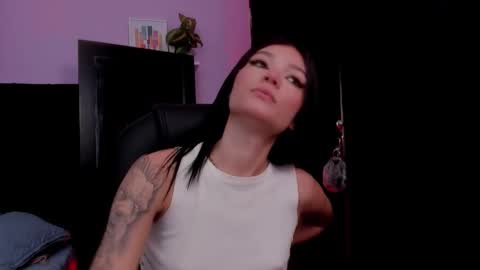 Snapshot of emmabridgerton chatting on 4, 2, 2026 Emma online show from 4, 2, 2026