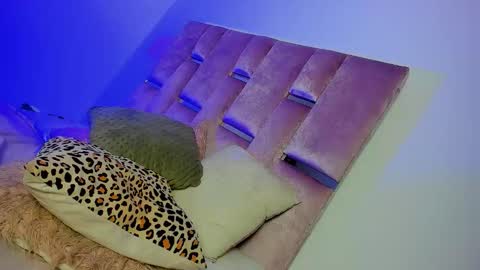 Snapshot of emmabrown10 chatting on 11, 11, 2025 emmabrown10 online show from 11, 11, 2025