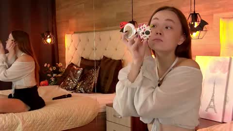 Snapshot of emmacamm chatting on 28, 10, 2025 EmmaCamm online show from 28, 10, 2025