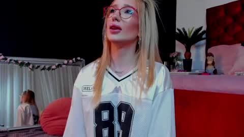 Snapshot of emmacin chatting on 30, 5, 2026 Em online show from 30, 5, 2026