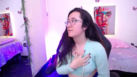 Snapshot of emmaclaire_ chatting on 11, 9, 2025 Emma Claire online show from 11, 9, 2025